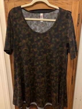 Lularoe Women’s Scoop Neck Short Sleeve Swing Top in Multi-Color Print
